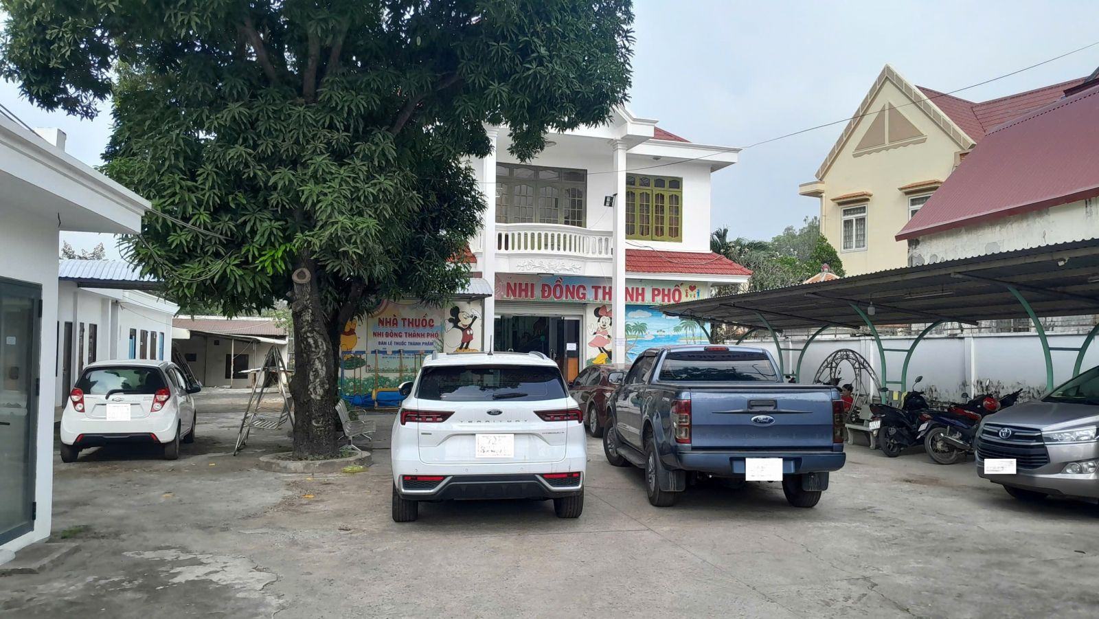 Sân phòng khám