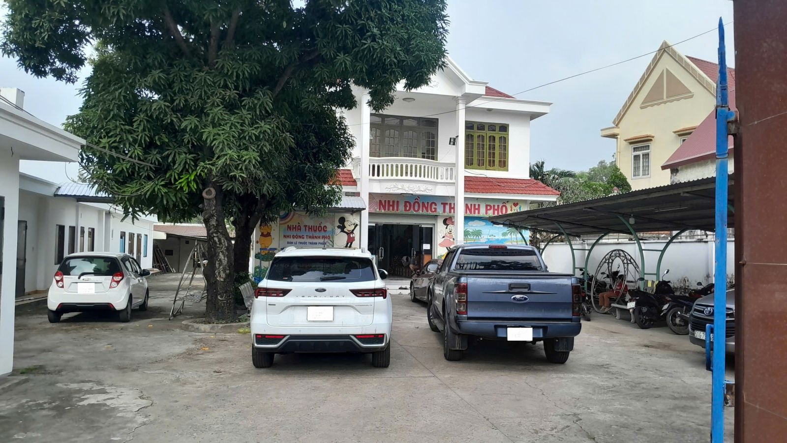 Sân phòng khám