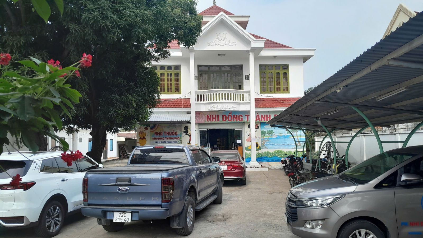 Sân phòng khám 3
